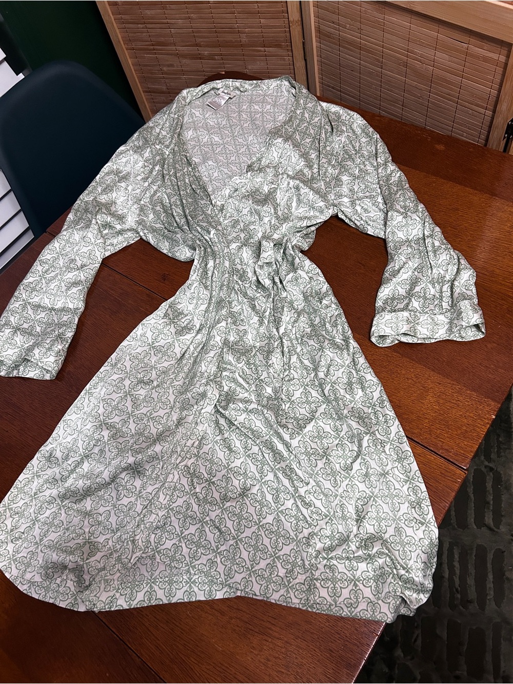 Women’s silk robe small-med.